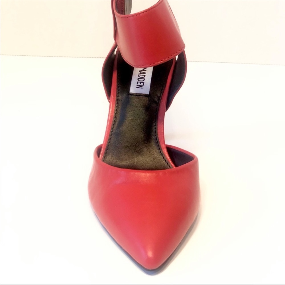 Steve Madden Swift Red Heels Size 8 - Picture 3 of 8